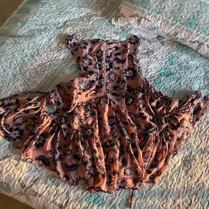 Sale!! Gorgeous bohemian flowy top!!
Cool print